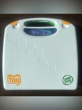 LeapFrog Tag Reader Books Pen And Case Good Condition 4 Books  Tested Works